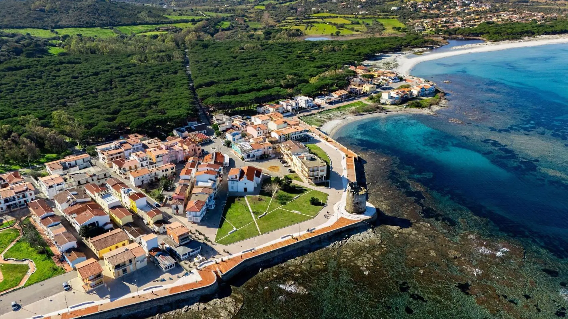 Holiday-House-Smeralda La Caletta Italie